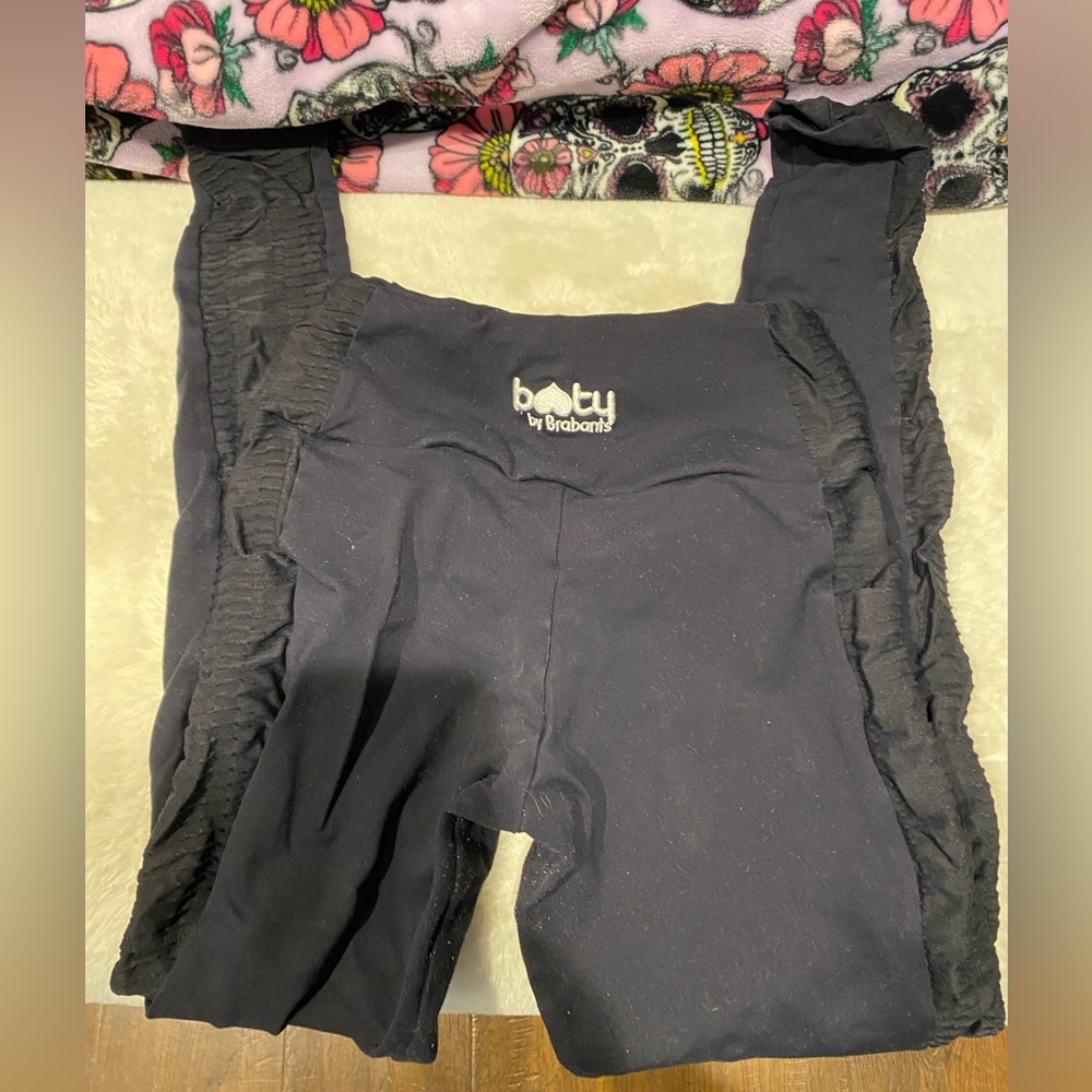 Booty By Brabants Not Your Average Basic Pocket Leggings